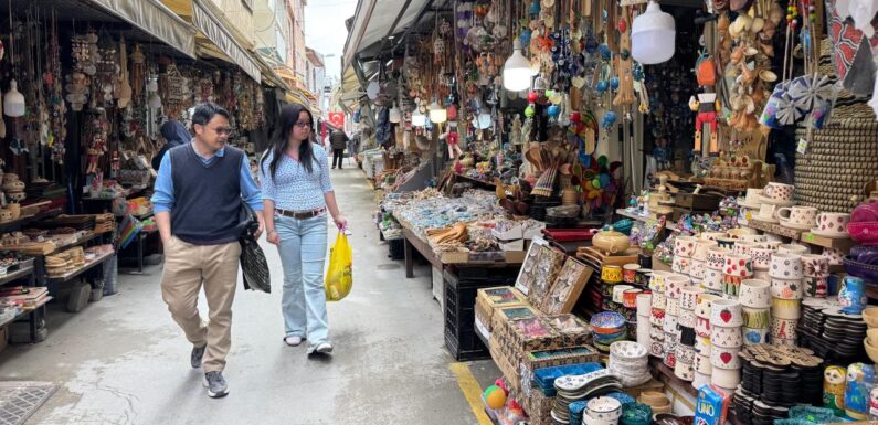 Turistlerden hediyelik eşya alışverişi için rekor harcama