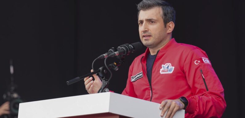Bayraktar: NeXT Sosyal, tüm kesimleri kuşatacak şekilde oluşturuldu