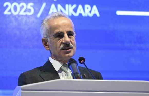Bakan Uraloğlu: ÇeşmeliKızkalesi Otoyolu ile yılda 300 milyon lira tasarruf sağlanacak