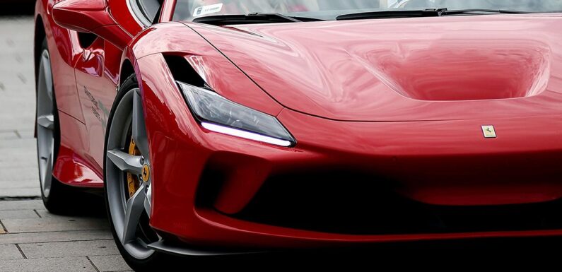 Maliye harekete geçti: T plakalı Ferrariler mercek altında