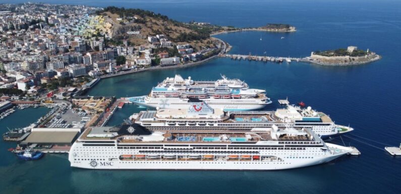 Bakan Uralıoğlu: Ağustos ayında kruvaziyer turizminde rekor kırdık