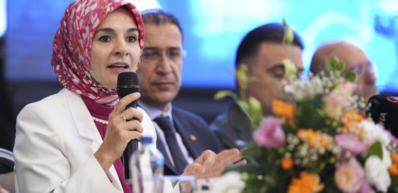Bakan Göktaş: Ailelerimizin her zaman yanındayız