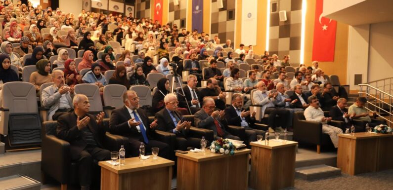 Necmettin Erbakan Üniversitesi akademik yıl açılış töreninde Gazze’deki insanlık dramına dikkat çekildi