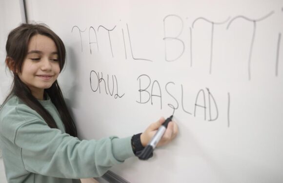 Tatil bitti: Yeni eğitim öğretim yılı bugün başladı