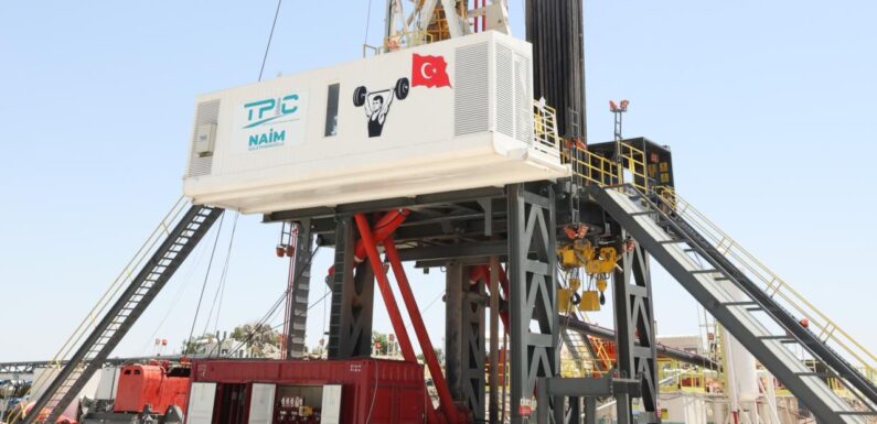 Türkiye 55 sondaj kulesiyle hidrokarbon arama çalışmalarına devam ediyor