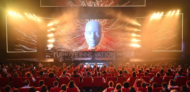 Türkiye Innovation Week 2025e futbolun efsanevi hakemi Collina geliyor