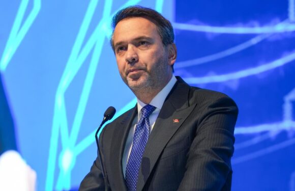 Bakan Bayraktar: BAE ile 1 milyar dolarlık yatırımda son aşamaya geldik