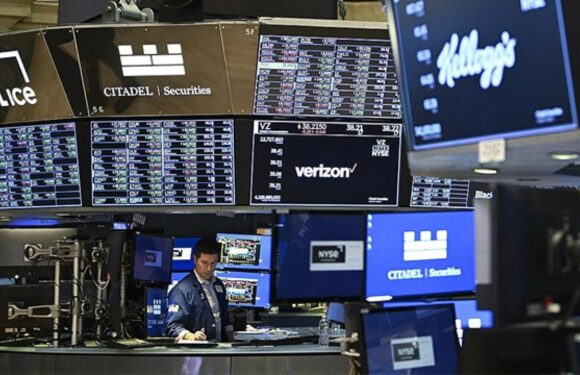 Küresel piyasalar ABD’de hükümetin yeniden açılma sürecine odaklandı