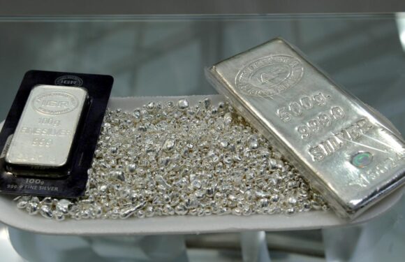 Gümüşün onsu 51 doları aşarak rekor kırdı