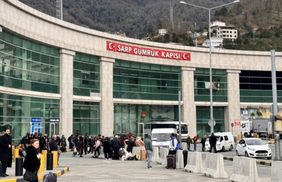Sarp Sınır Kapısından 9 ayda 4 milyona yakın yolcu geçti