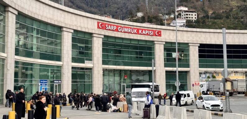 Sarp Sınır Kapısından 9 ayda 4 milyona yakın yolcu geçti