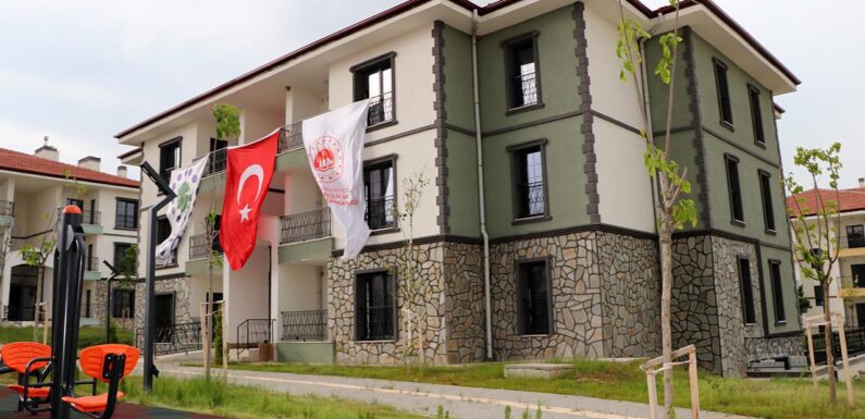 Bakan Kurum, Yüzyılın Konut Projesi’nin örnek dairelerini paylaştı