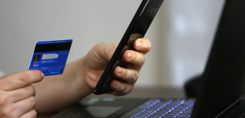 Türkiye’de eticarete kişi başı 276,7 dolar harcandı