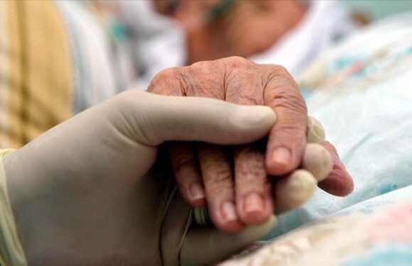 Evde bakım yardımı ödemeleri hesaplara yatırılmaya başlandı