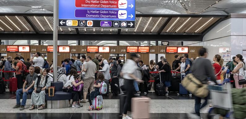 Türkiye’deki havalimanları 10 ayda 211 milyon yolcuya hizmet verdi