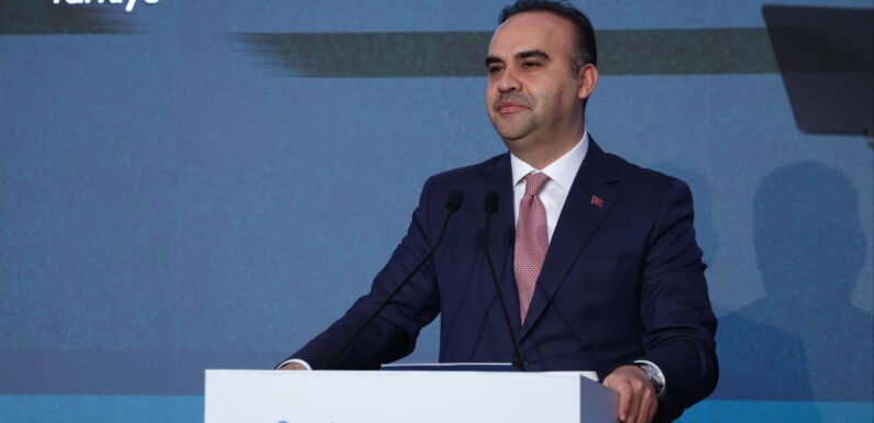 Bakan Kacır: 10 milyar dolarlık veri merkezi ve yapay zeka yatırımını harekete geçireceğiz