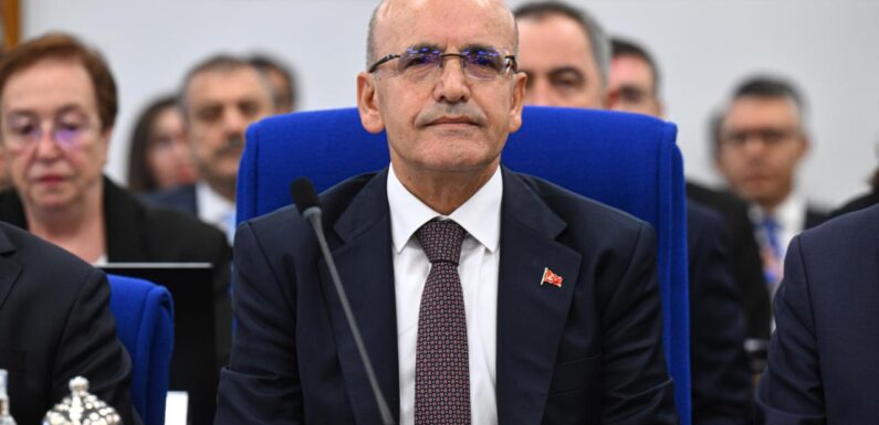 Mehmet Şimşek’ten hasta olduğu iddialarına yanıt