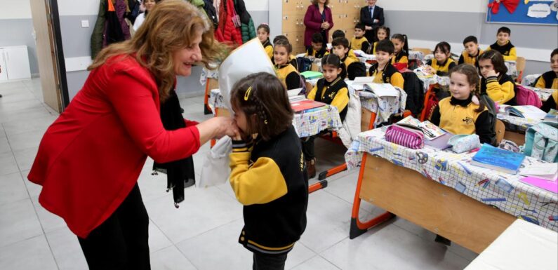 Öğretmenler Günü Hatıran Yeter temasıyla kutlanacak