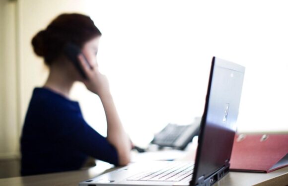 Sigortalı çalışan genç kadın sayısı 70 binden fazla arttı